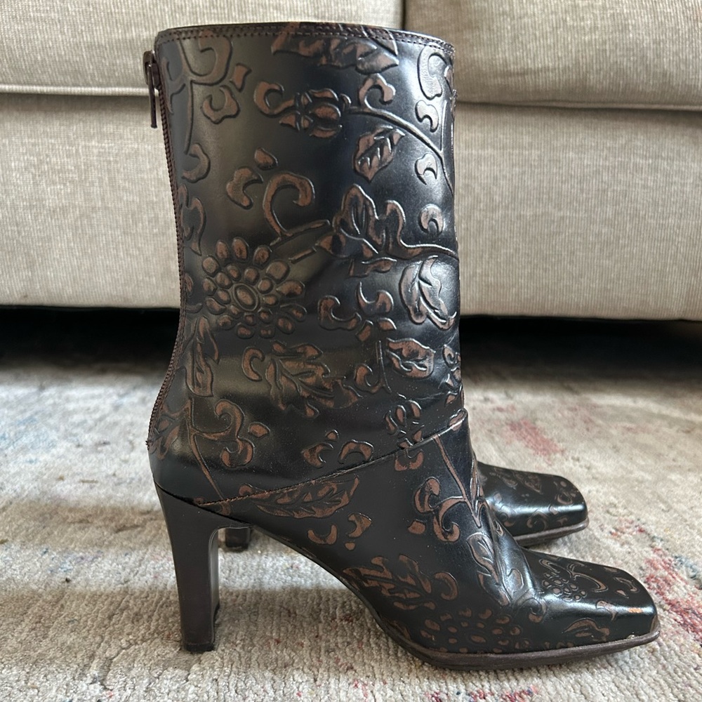 Greenwich Village Floral Boot - Picture 6 of 15